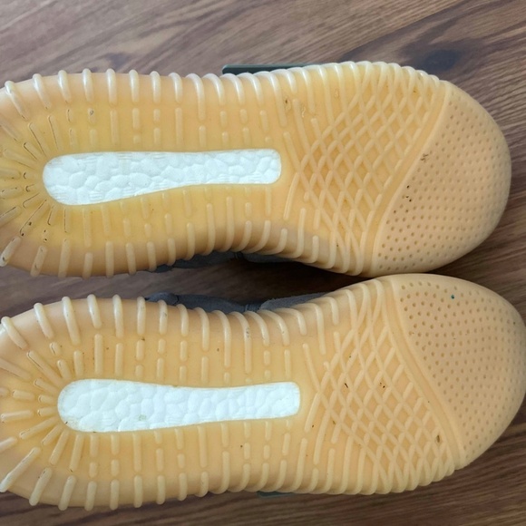 YEEZY BOOST 750 'GREY GUM‘ - Picture 4 of 5